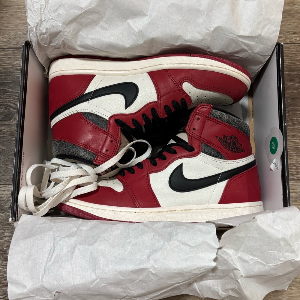 Nike Air Jordan 1 Retro High OG “Chicago Lost & Found” Sneakers